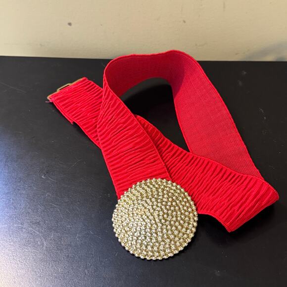Vintage Red Adjustable Stretch Belt with Round Gold Tone Buckle - Picture 1 of 7